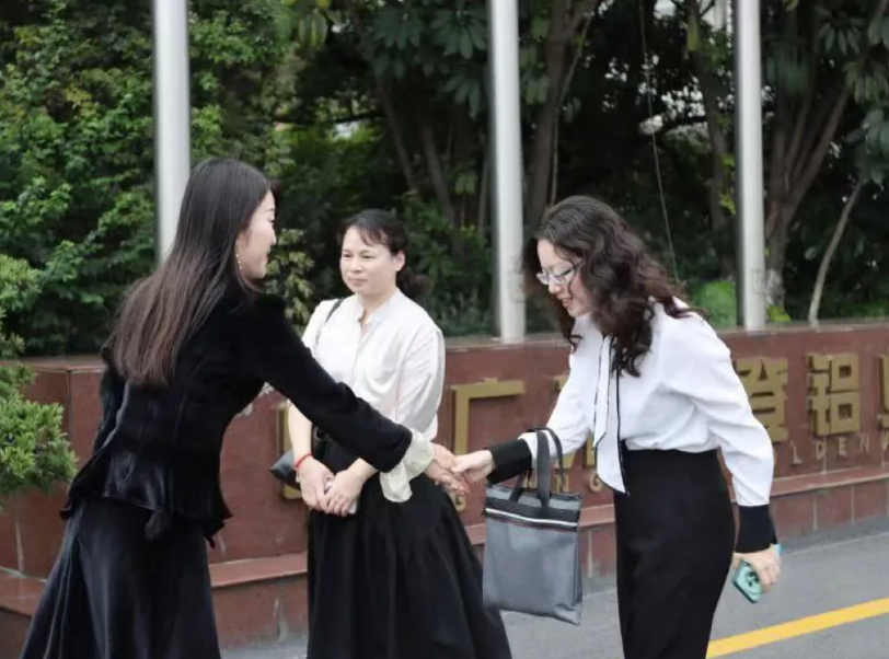 領導關懷 | 肇慶市工信局副局長 周兆賢、肇慶市委政研室經濟科干部 羅夢婷等領導一行蒞臨高登鋁業調研