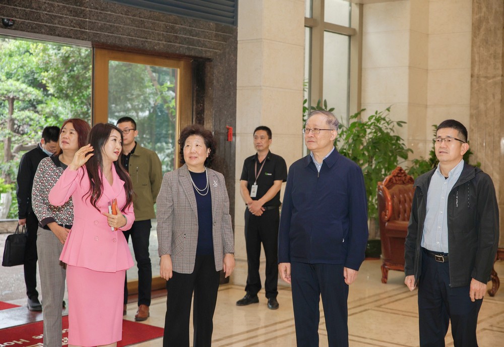 民建中央副主席李世杰、民建廣東省委會主委李心、民建肇慶市委會主委潘銳波一行高登調研工作