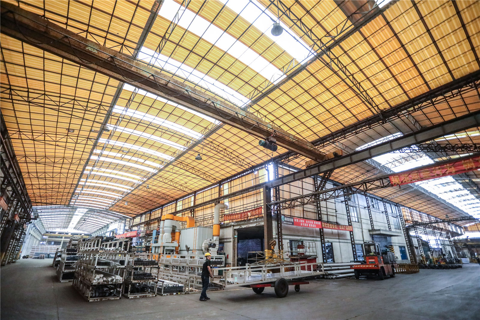 高登工廠-中轉車間