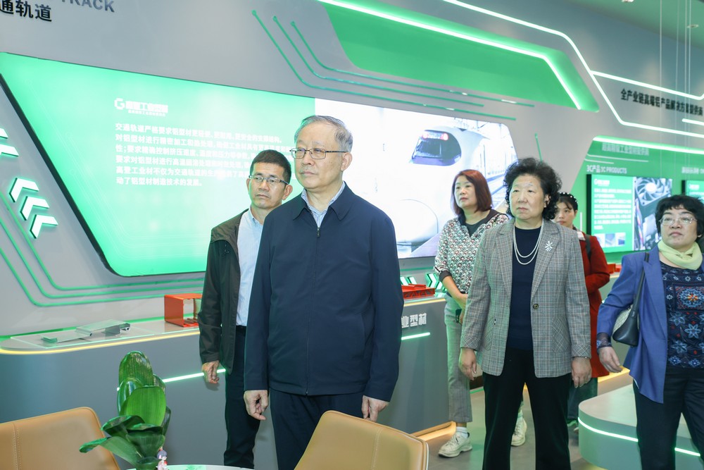 民建中央副主席李世杰、民建廣東省委會主委李心、民建肇慶市委會主委潘銳波一行高登調(diào)研工作 (1)