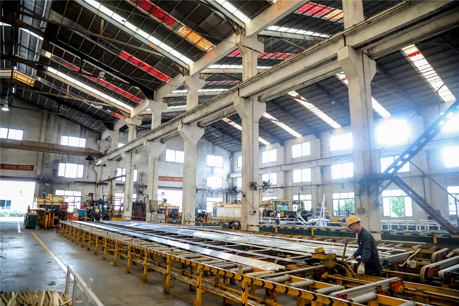 高登工廠-擠壓車間